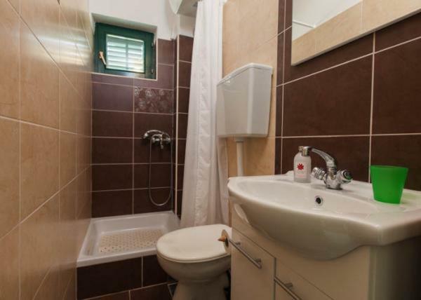 Apartmani Niko Podgora Exteriör bild