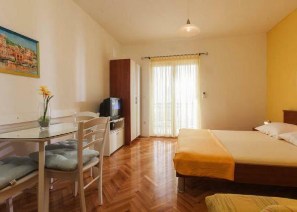 Apartmani Niko Podgora Exteriör bild