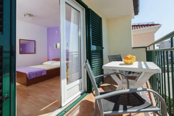 Apartmani Niko Podgora Exteriör bild
